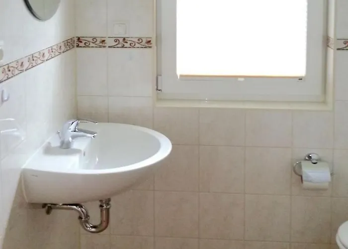 Anemone By Interhome * Glowe